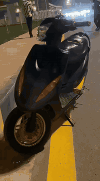 سلام عليكم ماكس عدله للبيع دراجه كلش كلش كلش نضيفه بوشه 55 بيه تزويد صالنصه كاربون قبق فلاوين TWPO ويل نجمه ذهبي فلنجه رياضي اصليه تايوان تايرات زوج جدد الله شاهد دراجه نقصه بس باتري سعره 10 الاف والي ييجي يكلي وليش متشده اذا ب10 الاف اني دراجه خاله اروح واجي بيه للشغل ومالحك مكاني بغداد الكاضميه سعر 575 وبيه مجال رقم هاتف ***********
