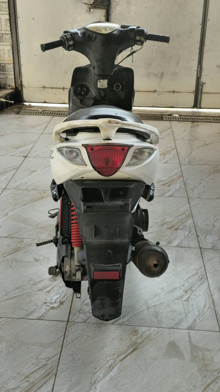 سلام عليكم
دراجه ماكس مضلع للبيع
كامله مكمله ما ناقصها شي
كلشي شغال بيه سلف كهربائيات اشاير
مكاني قرنه هور سعد هذه صاحب الدراجه يم الرقم ***********( اني مكلف بالنشر )
