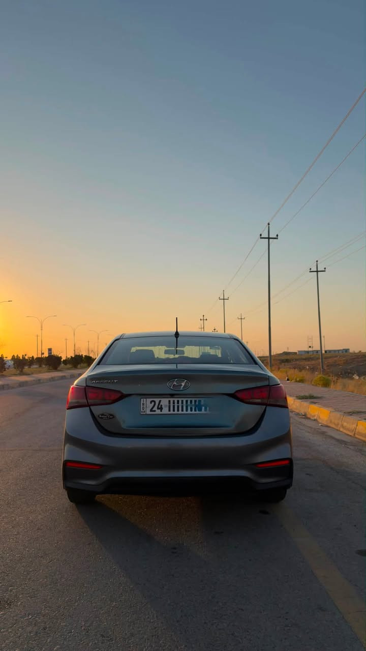 السلام عليكم
هيونداي اكسنت 2019 للبيع 

ماشية 60mi وارد امريكي ضررها الصندوق الخلفي فقطط بامريكا  الباقي كفالة محرك 16 gdi كير at  تبريدها ثلللج❄️السيارة كاملة مكملة ماتحتاج اي صرف بس شغل وامشي
مواصفاتها معروفة 

🔴 كاميرا خلفية 
🔴 شاشتها الاصليه
🔴 بلوتوث
🔴 وضعية قيادة sport mode 
🔴 مانع انزلاق traction control 

التواصل عالواتس لمعرفة السعر : ***********
مكان السيارة موصل
