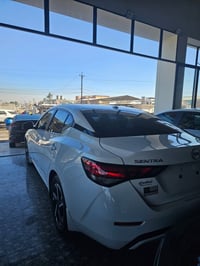 نيسان سنترا  2025 مواصفات Sv يعني فول من عدا الفتحة  ماشيه 1000  سياره...