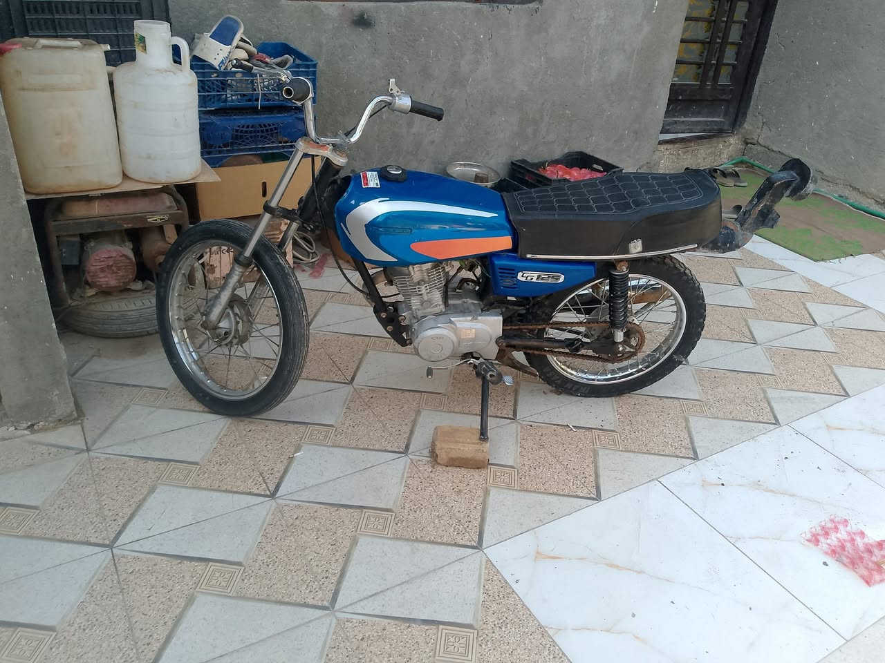 سلام عليكم اربعه كير كلك كلك مكفول دراجه نضيفه محرك نضيف دراجه خير من الله  يحتاجلخ فقط عصافي بلفين دينار  مكاني كربلاء البراهميه قرب سيطره البراهميه سعر 250اوبيه مجال قليل  ***********
