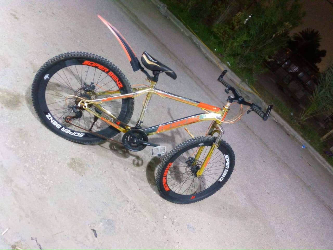 سلام عليكم حبايب بايسكل سوبر بنز ياباني ستيل ٧ مكاين ودبل امامي كله شغاله 
بيع او مراوس   مكاني نجف حي السلام توصيل موجود ***********
