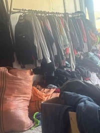 ملابس بالجملة • ١٥٠ قطعة • الضباط الثانيه