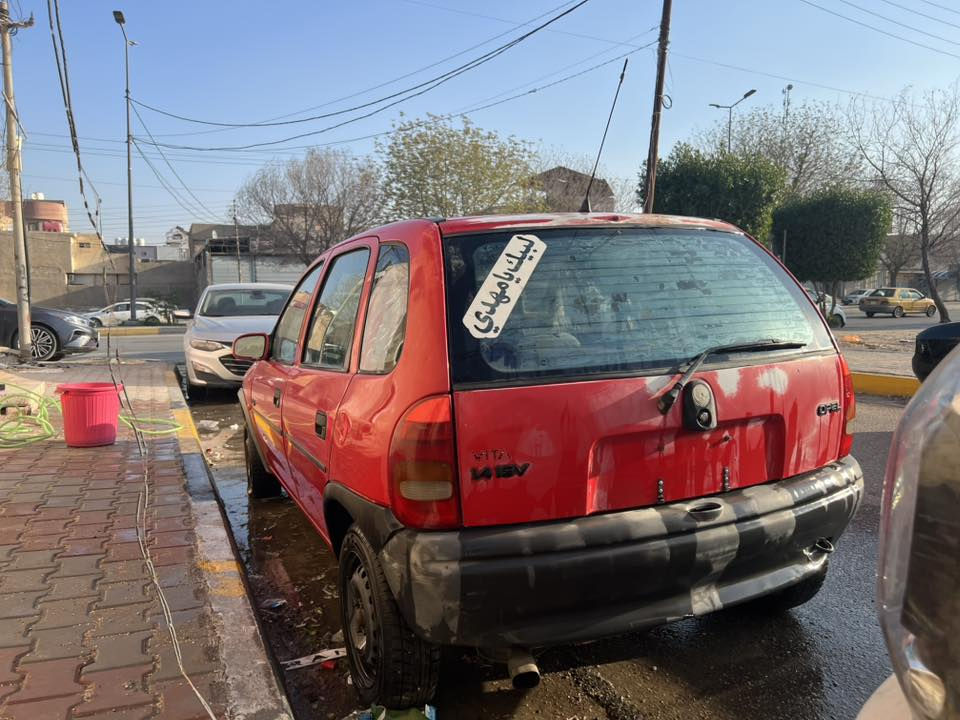 السلام عليكم 
اوبل فيتا ٩٦  بدون صبغ فقط جاملغ واحد
السياره يحتاجله اشويه ترتيبات 
رقم كربلاء مميز
السعر ٣٥ وبيه مجال قليل
موبايل ***********
