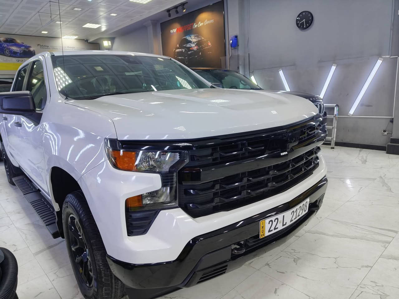 السلام عليكم بسم الله ماشاء الله
للبيع شوفر سلفرادو 2023
المحرك 8 سلندر 5300 دفع رباعي 4X4
بيع فقط بدون مراوس الحادث بنيد وجاملغ امامي يمين
مواصفاتها معروفة بدي قصير باب طويل مرغوب 
السعر 245$
الاتصال فقط 
***********
***********
رقم اربيل
