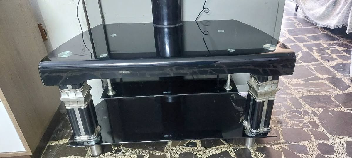 ميز تلفزيون فقط مستعمل السعر ٤٠ 
مكان بغداد
عرض متر


**إذا كنت صاحب هذا الإعلان وتريد حذفه لأي سبب، رجاءا أرسل رسالة إلى الدعم الفني**