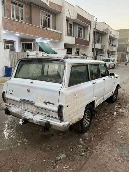 سياره جيب وكنر موديل قديم من النوادر يمكن منها بالعراق بس (٣)سيارات شغاله وكل كمالياتها كامله بس يرادلها صبغ وتعتبر من الانتيكات السعر على الخاص وهذا رقمي ***********
