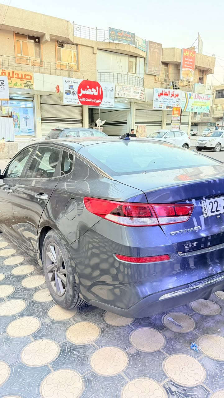 اوبتما 2020 وارد امريكي حادث باب السائق فقط والتكمة الوسطية شبر من جوة صبغ باقي السيارة بدون صبغ وبدون بارد حتى الدعاميات بيها رصعات حالوب خفيفة ممبينة ماشية ٦٣ الف ميل مواصفات رادارات امامية وخلفية وجانبية حساس خلفي اشاير مري ،شاشة كار بلي كامرة خلفية اصلية لد نهاري
مكانها بغداد اليرموك ب اسمي رقم اربيل تحويل مباشر 
للاتصال ***********
