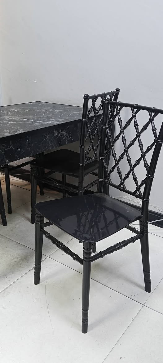 بيع ميز عدد 5 ومع كل ميز 4 كراسي بعدهن جدد لا خدش ولا كسر جدد مطعم فتح وعزل استعمال خلال شهر للاستفسار الاتصال ع الرقم
***********
