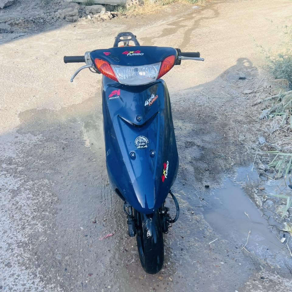 سلام عليكم 
عصفوري للبيع مكينة 80 عوزها فقط سلف وكلوب امامي دراجة شوفت عينك نضيفه 
سعر 375
مكان قضاء المدينة البشاوي
***********
