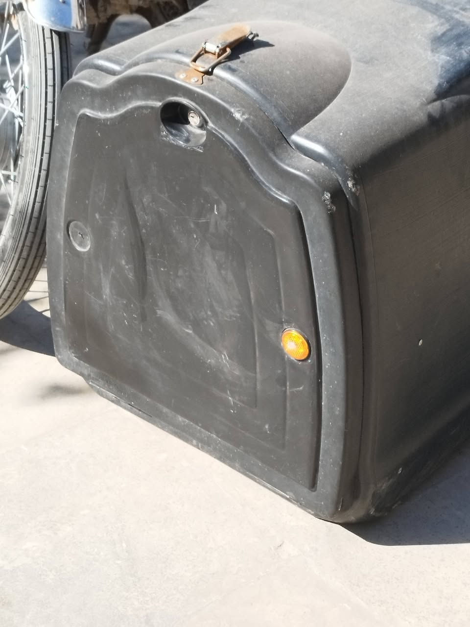 سلام عليكم نامة ادوات جاهزه محرك ناعم كهربائيات شغاله شاصي نضيف بلادي هيه وصندوقها 400 قفل مكان الهوير فلكه الخاص 
***********
