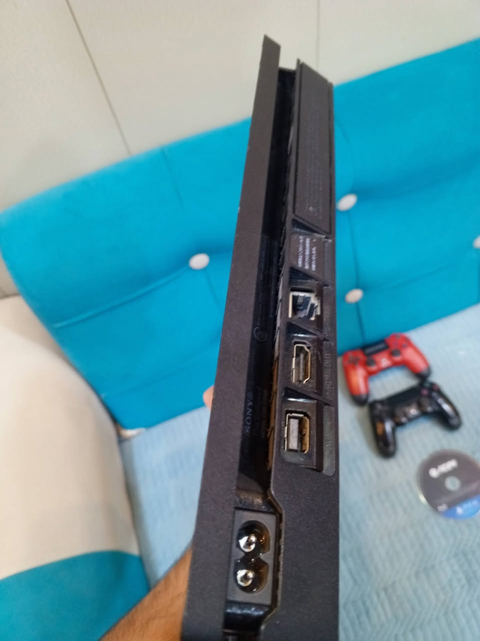 بلي فور سلم نضيف وما داخل تصليح  اونلاين واليدات كلهن شغاله وياه قرصين قرص فيفا 2024 وقرص ريد ديد وبي حساب بي
فيفا 2026
باتمان 
ريزنت ايفل 
 السعر230 وبي مجال+ عندي توصيل محافظات 
اي استفسار ***********
