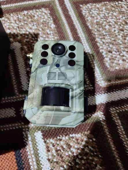 كامره مراقبه ليلي ونهاري شحن سيم كارت وياها جهاز شحن طاقه شمسيه جديده بعدها ما مستخدمه 
مكاني بصره الدير ***********
توصيل موجود
