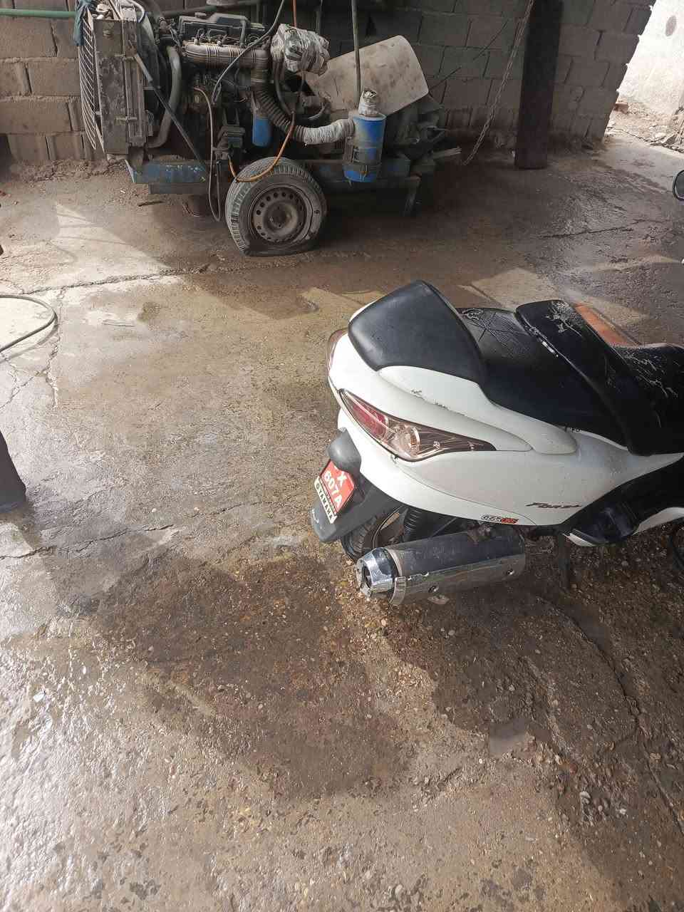 سلام عليكم 09مكفوله كلشي شغال وراق كامله مكينه ممفتوحه جاهزه من كلشي للبيع السعر 700العنوان بغداد المدينه ***********
