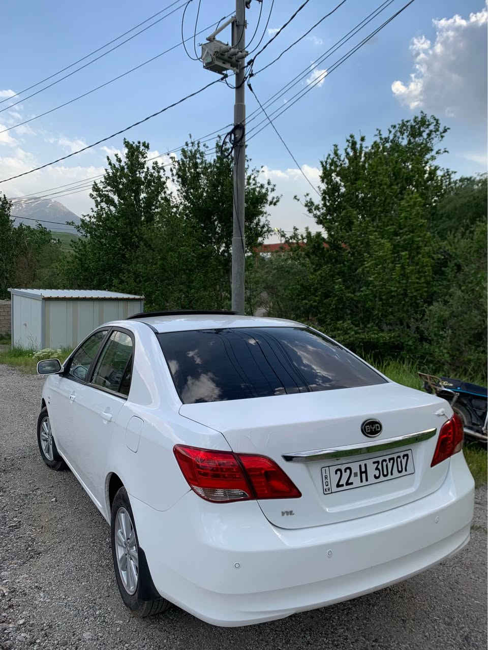 بیوایدی مۆدیل ٢٠١٤ رەنگ سپی سەیارەکە هیچی نیە تەنها تەزرەی هەیە بێ بۆیاغە سەیارەکە فول مواسەفاتە تەنها گێر عادیە سلایتە بەسمەیە کوشن جلدە سەیارەکە لە شەریکەوە تاکو ئێستە ١ دەستە بەناوی خۆمە رەقەم و سەنەوی نوێیە تاکو ٢٠٣٠
رەقەم تەلەفۆن:***********
شوێن:سۆران
نرخ:٦٤ مرغصور, أربيل
