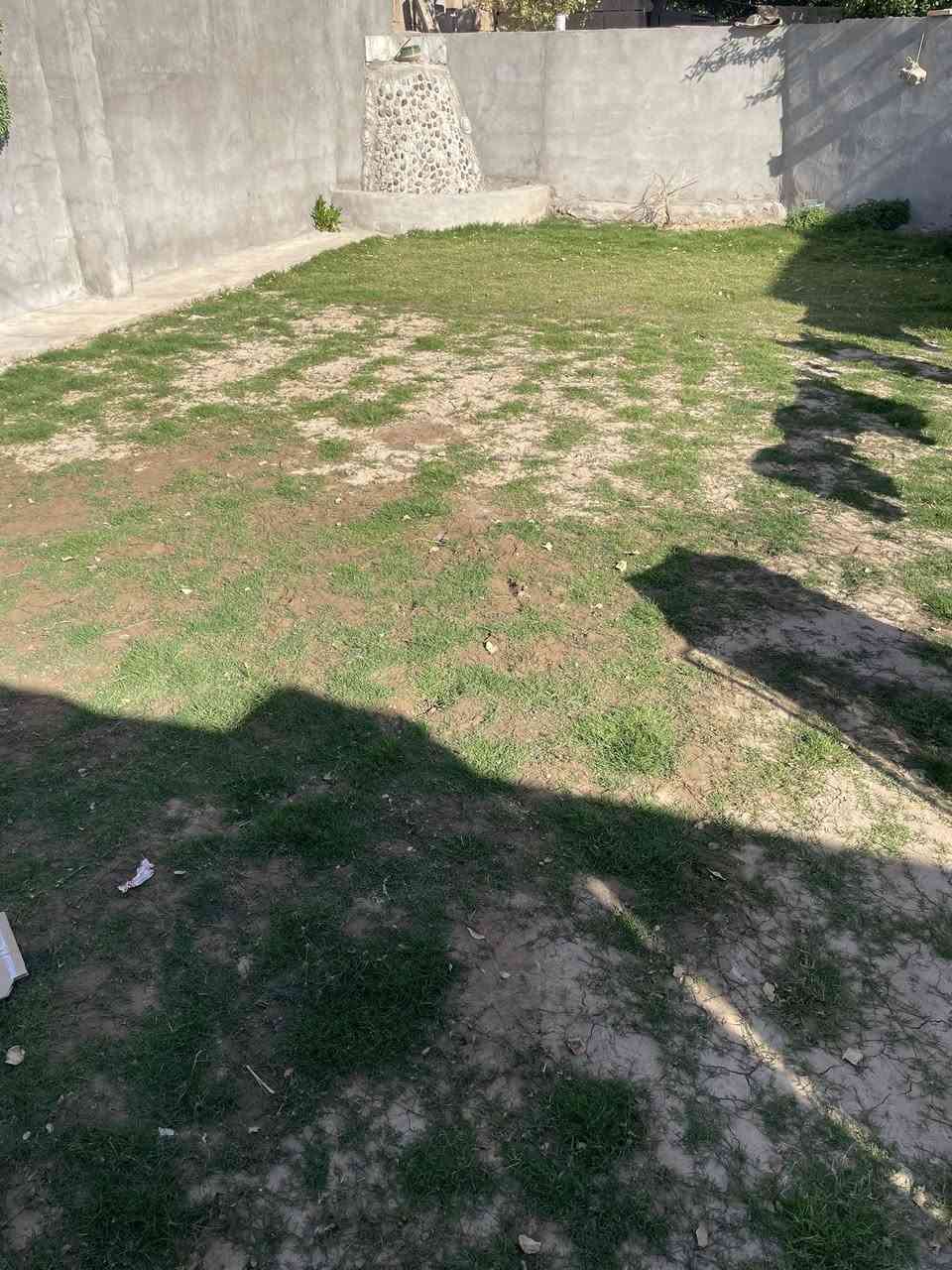 السلام عليكم على بركة الله 
#بيت للبيع  
الموقع تكريت حي الشهامة فرع اللهيب متوسط الفرع
خدمات تبليط كهرباء ماء 
مساحة القطعة 345
مساحة البناء 135 
مواصفات البيت 
ربعة +صالة جبيرة  غرف نوم عدد 3(5*4)+ مطبخ خارجي4.50*4.50
حمامات خارجية عدد 2 
حديقة 10*6
كراج 10*5
واكو تركة خلف الحديقة ترهم مخزن 3*6
للتواصل لاتصال على الارقام
 ‭***********‬
***********
