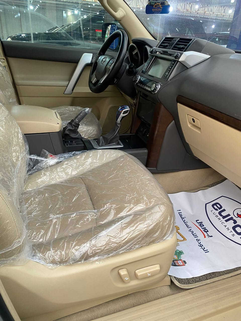 السلام عليكم برادو رصاص بغداد تي اس بدون صبغ جديده السيارة خليجيه ٦ سلندر فتح كراسي كهرباء جلد باب خلف السائق مفتوح موديل ٢٠١٤ السعر ٢٩٠ ورقه هاتف***********
