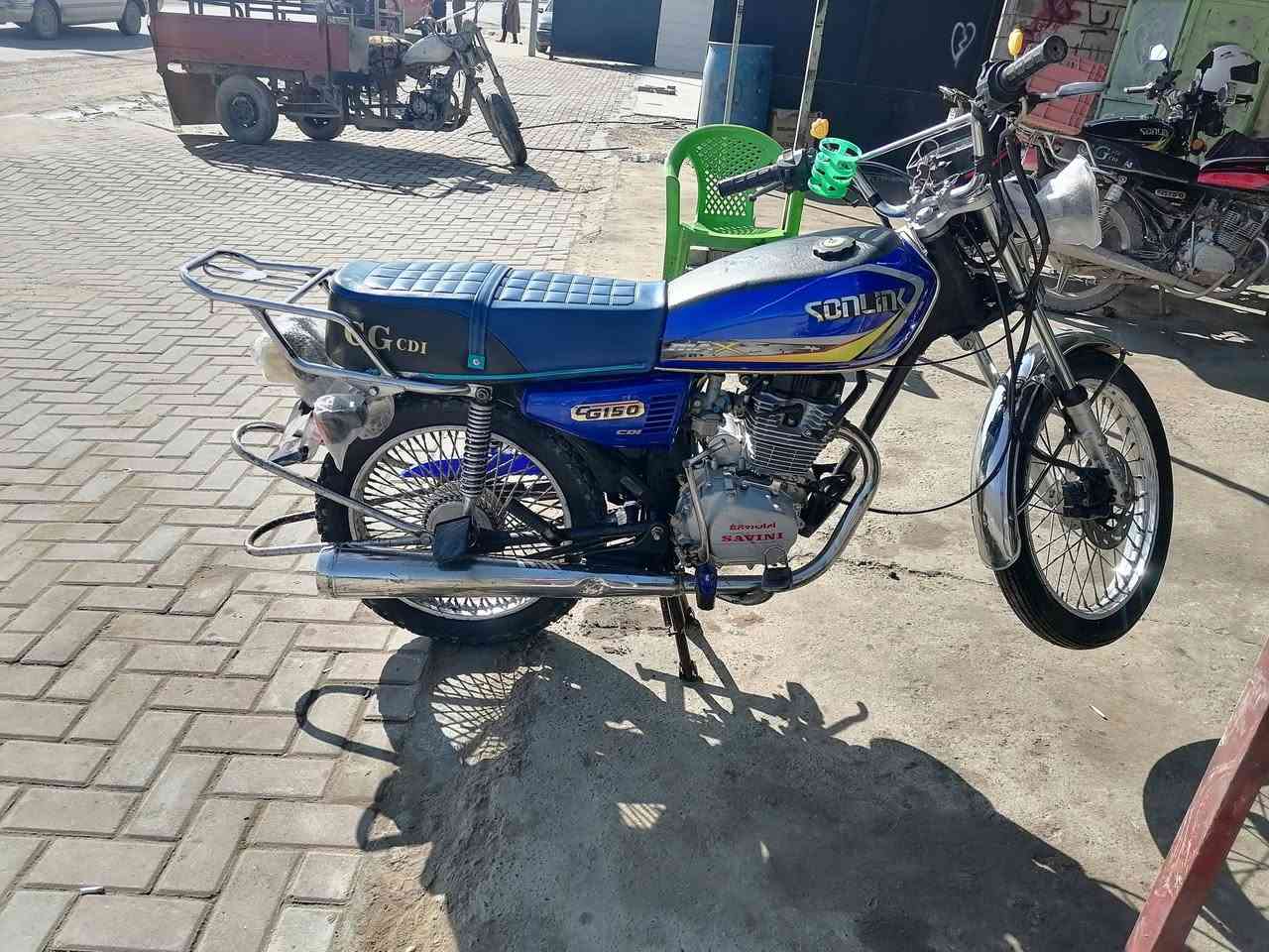 السلام عليكم
سيفان  وزن ثقيل  شرط»»»» 
الاصلي  باب اول0.1 نضافه فول»»» 
نشاط فول 🔥
طيران ✈️
محرك كيرشرط  نعومه فول»»»» 
كهربائيات كلها شغاله  »»»
 موطور مال جناي مامتعوب»»»» 
ملاحضه........ 
رجاءءء الموشراي لاتكسر بحلال ناس كلشي»»» 
 موجود بل سوك. 
السعر 360 وبي مجال بيع مستعجل 
الاتصال ***********««««
             ***********««««
المكان بيجي.
