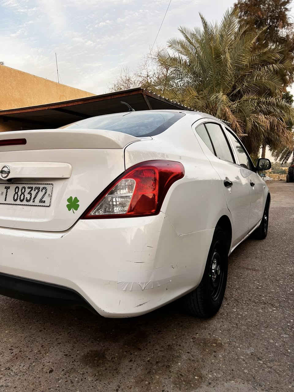 سني هندي 2018 كير ومحرك كفاله بيها بالجاملغ لخلفي صبغ ع كد شبر وسونار موجود، سعرها 100 وبيها مجال بسيط 
(***********) "بغداد-التاجي“
