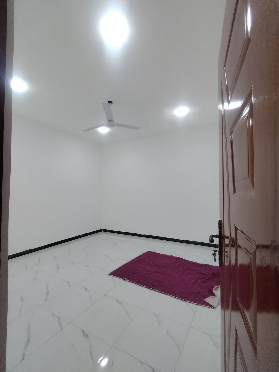 مشتمل للبيع ١٢٥متر
مرقم بلدية 

بناء حديث

الخضراء مقابل البيع المباشر

***********
