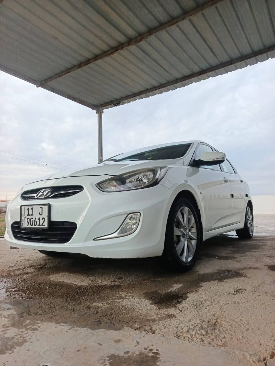 السلام عليكم 
للبيع سيارة اكسنت موديل 2011 وارد خليجي رقم بغداد الدولي محرك 1600دوش السيارة مسجلة بسمي اني صاحبها الشرعي السونار مرفق مع الصور ماشية 127 كيلو متر محرك كير صدر كفالة عامة تبريد نقص غاز فقط السيارة حلوة او جديدة مامتعوبة كلش نظيفة او جاهزة السعر 98 او بيها مجال للطيبين 
العنوان بغداد الغزالية 
رقم الهاتف ***********   
ملاحظة الرقم بي واتساب اتصل اوبيك خير ودلل
