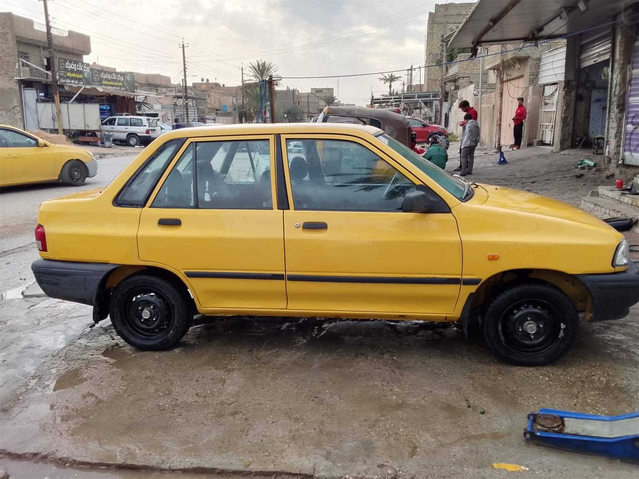 السلا م عليكم سايبه موديل 2013 البيع السايبه نضيفه وخير من الله كهربايات كلها شغاله تبريد شغال  جاهزه من كلشي مصفره هيه وغرامه (ملاحضه المكينه بيها خيط تبخير ومتنقص الله شاهد) العنوان بغداد الدوره ابو دشير السعر 32 وبيها مجال الطيبين *********** بي واتساب
