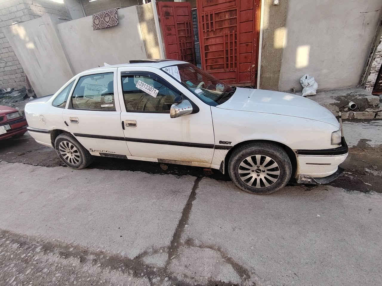 السلام عليكم...فكتره 18 رقم انبار  مصطره كابون بانزين  شرط الوكاله  والتحويل  محرك بي صرف  طخم تاير باتري جديد   غرفتها ماشاءالله نضافتها والگشر شوف العين ترهم مراوس بتكسي حسب القناعه ***********
***********
