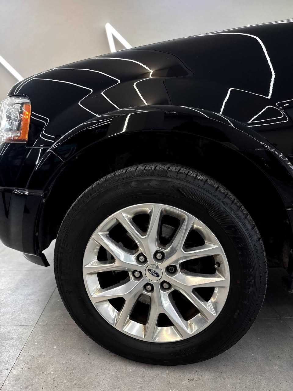 🖤سلام عليكم شباب انشالله الكل بخير🖤
Ford Expedition 2017 EL سيارتي للبيع 
‎مواسفات لمتد Limited EL🧿
CLEAN TITLE 

‎فول فول ١/١
‎شاشة كبيرة🖤
🖤دبل اكسل 4x4
🖤حساس امامي خلفي
🖤،كياجات ديجيتال
🖤 دوس كهربائية
🖤، كشنات جلد ووكهرباء و ميموري خزن
🖤سكف كنتارا/شاموا
🖤، كشنات خلفي و امامي تبريد تدفىه
🖤حته الكشنات الثالثه كهرباءي
🖤، بصمه، صندوق كهرباءي
🖤، تحديد سرعه
🖤، كاميرا خلفية
🖤،سلايد
🖤، حساس، إضاءة ليد ٧ الوان داخليه
🖤نظام اندرويد اوتو/Car Play
🖤، بلاجكتورات ليد د
وبعد مواصفات اخرى.... 
السياره حيل جديده و مابيه مصرف كير محرك تبريد دبل اكسل تحويل غرامه كله بشرط حته هزه هم جديده ٢٥٠ دينار متصرف عليه شرط السياره كلين تايتل بدون بدون لا صبغ لا بارد لا شخوط محلوه السياره بل باكيت حته دعاميات هم بشرط ماعده شبر بل دعاميه الخلفيه ماشيه ٩٠ الف و سعره ٢٠٨$ مكان السياره سليمانيه وبخدمتكم اني اسف عل اطاله.. 
‎
-***********

﷽سلاو هاوريان هيوام باشيتانه﷽
🖤Ford Expedition 2017⚜️🖤
مواصفاتی لێمیتیده EL  Limited
CLEAN TITLE
‎فول فول مواسەفات:ە
‎شاشە گەورە🖤
🖤دەبڵ اکسل ٤×٤
🖤،دۆسەی كارەبای
🖤،كوشن جلد کارەباێ خەزن میمورێ
🖤٣ رێز کوشن ٣م رێزێش کارەبایە
🖤،كوشنی پێش و دوا گەرم و سارد،
🖤بەسمە
🖤کێچ دیجێتال
🖤سەقف کانتارا/شاموا
🖤ناو ٧رهنگ
🖤،سنوق كارەبای
🖤،تحدید سورعە،
🖤،كامێرای دواوە
🖤،سڵاید،
🖤حەساس پیش ودواوە
🖤،لایت لید، بلاجكتۆ
زور زور مواصفاتێ تر....
‎هەموو گیانی بە شەرت مەكینە و گێڕ و كارەبای
غەرامە تەحویل هەزە تازە سەێارەکە بێ بۆیاغە تەنانەت دەعامێش بەشەرتە ٢٥٠ دێناری لی سەرف ناکەیت ٩٠ هەزار روشتوە نرخێ ٢٠٨$ ومەجال شونێ سلێمانیە لەخزمەتانام

-***********
