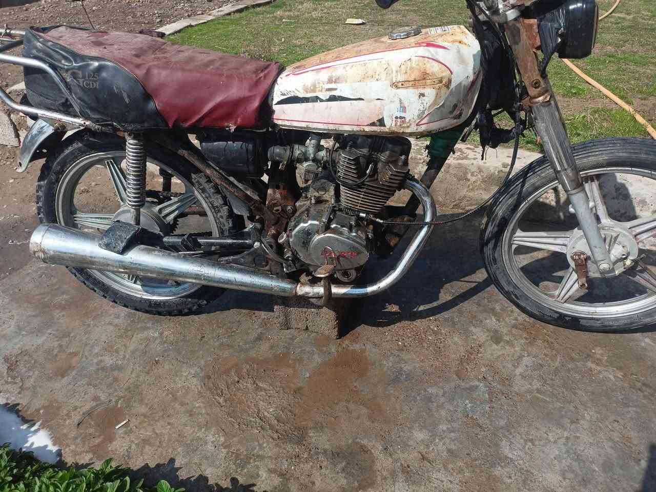 السلام عليكم ماطور للبيع السعر 125 وبي مجال ***********
