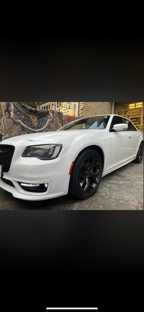 سلام عليكم

كرايسلر اوباما 2022

دخول جديد كتاب ظباط (  رقم بغداد ) 

فوول مواصفات عدا البنراما. 

حساسات خلفي امامي

رادار بلمري

كشنات جلد تدفئه تبريد 

خزن كشنات 

ستيرن كهرباء 

برده خلفيه 

تشغيل عن بعد 

بجم عريض 

شاشه كاربلاي

ويل 20  

السياره فووول

صور الحادث مرفقأ 

السعر خاص ***********

مكان  السياره بغداد الطالبيه
