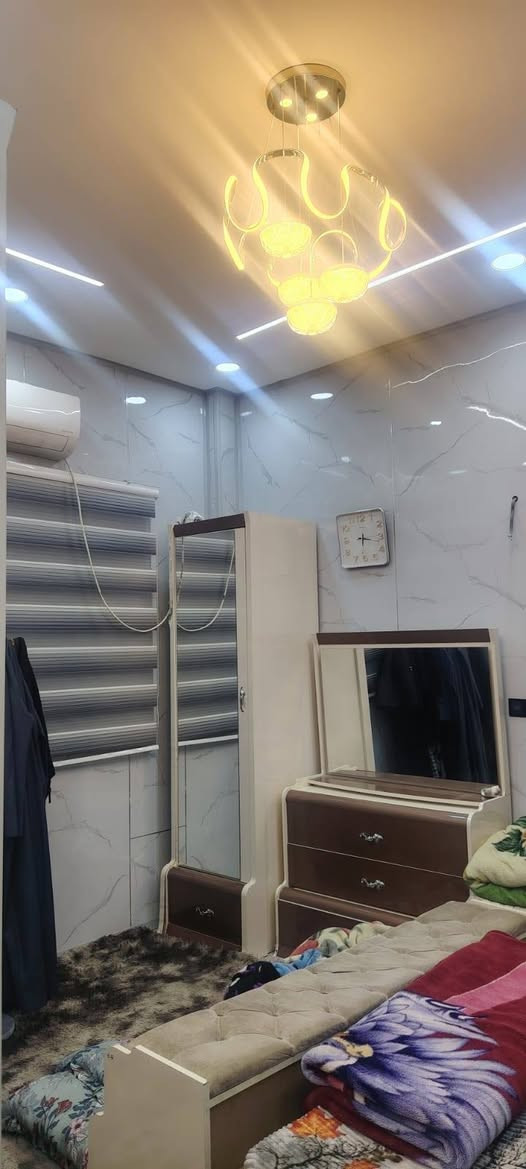 السلام عليكم بيت رهان حي الغدير 90م طابقين 3 غرف نوم
سعر الرهان 65 مليون 
للاستفسار ***********
