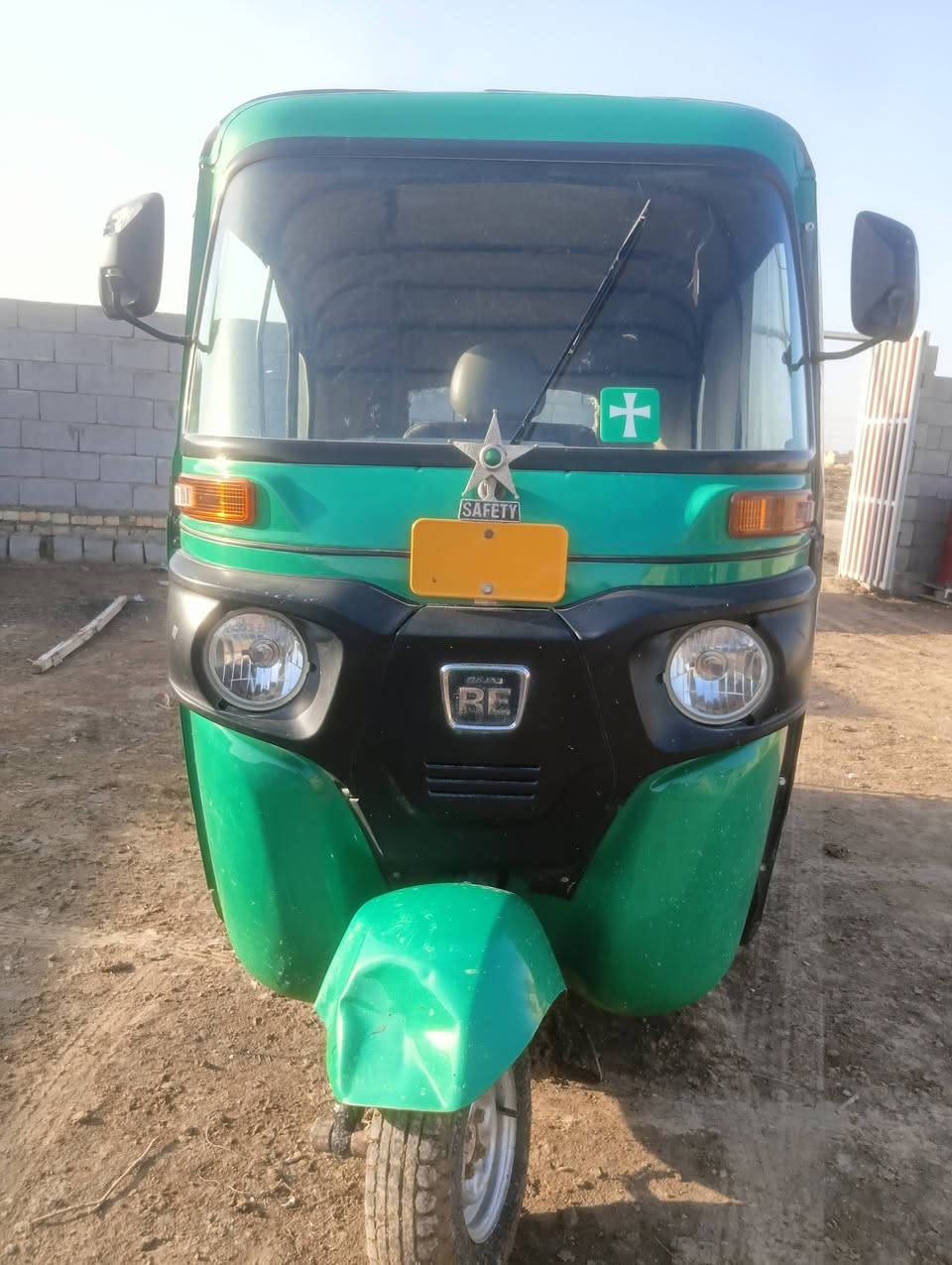 السلام عليكم شباب تيك توك موديل 22 مقفوله السعر بالخاص راسلونا على هذا الرقم ***********
