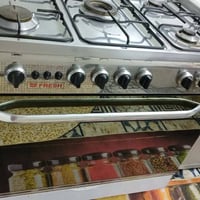 طباخ مستعمل للبيع نضيف خمس عيون شغاليه ويا الفرن السعر 200وبي مجال الا...