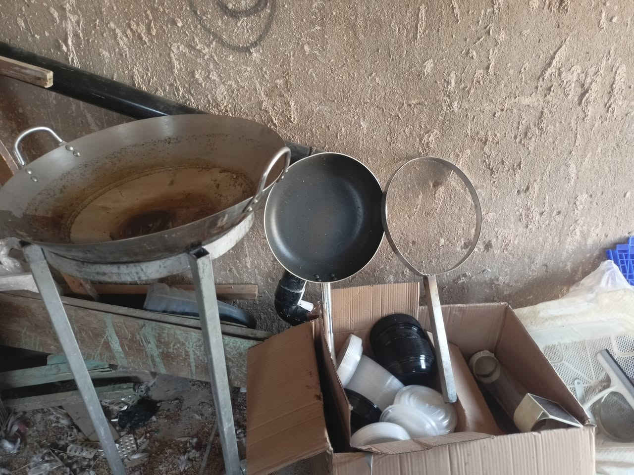 سلام عليكم غراض مطعم للبيع مكاني بغداد مدينه الصدر  ***********
