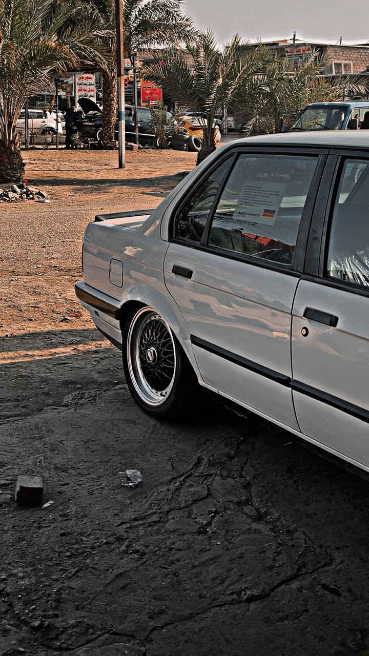 السلام عليكم
وياله حجم 17 وياهن تايرات نص عمر سعر 300
مكاني بغداد السيديه هـ***********
