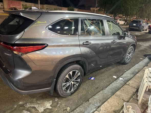 السلام وعليكم للبيع تيوتا هايلندر خليجي لمتد وكالة عبد الطيف 2023هايبرد 
السعر  وبيها مجال 35000$

للتواصل ***********
