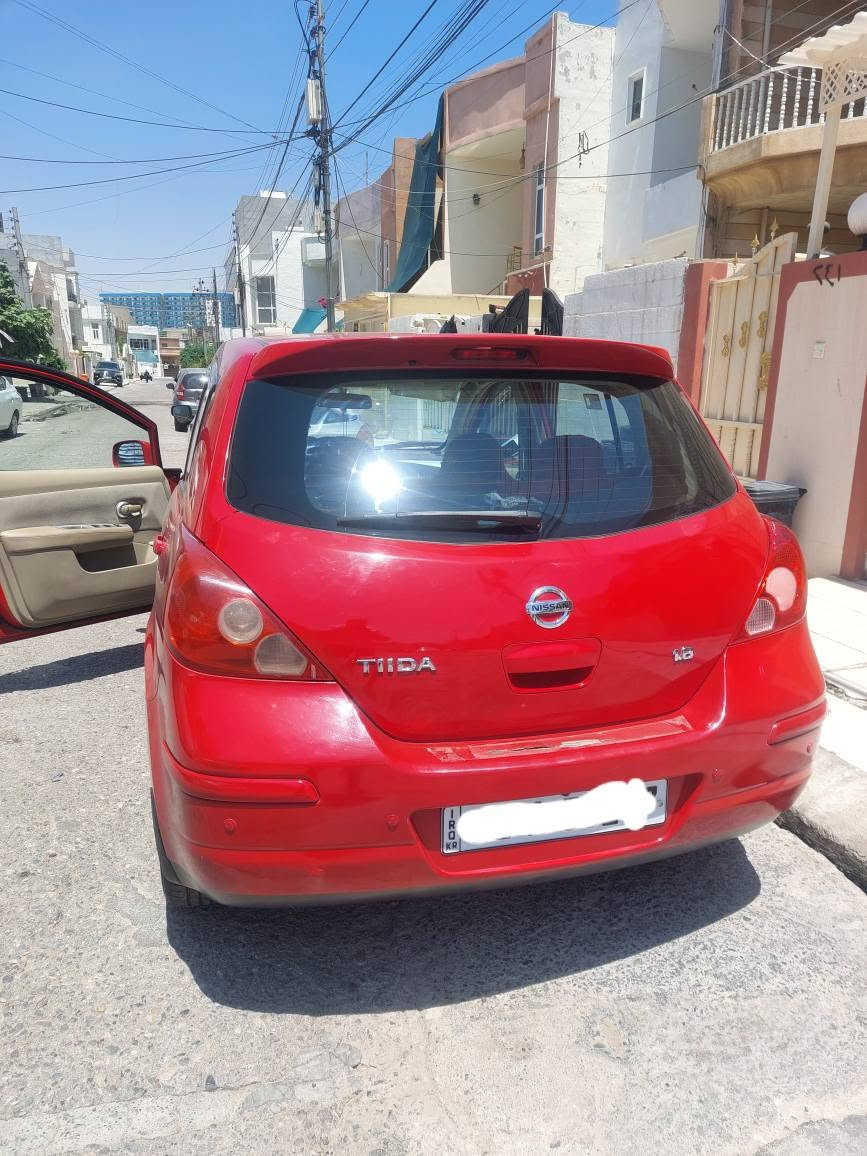 نيسان تيدا
مةكينه كةورة 
بئ سبوغه دوو بةنجه ساردى هةيه
كير مةكينه تةقة و رةقه هةمووى بةشةرت تةبريد بةشةر سيارةكى جاهيزه
سعرى ١٠٠ وةرقه 
رةقةم *********** أربيل, العراق
