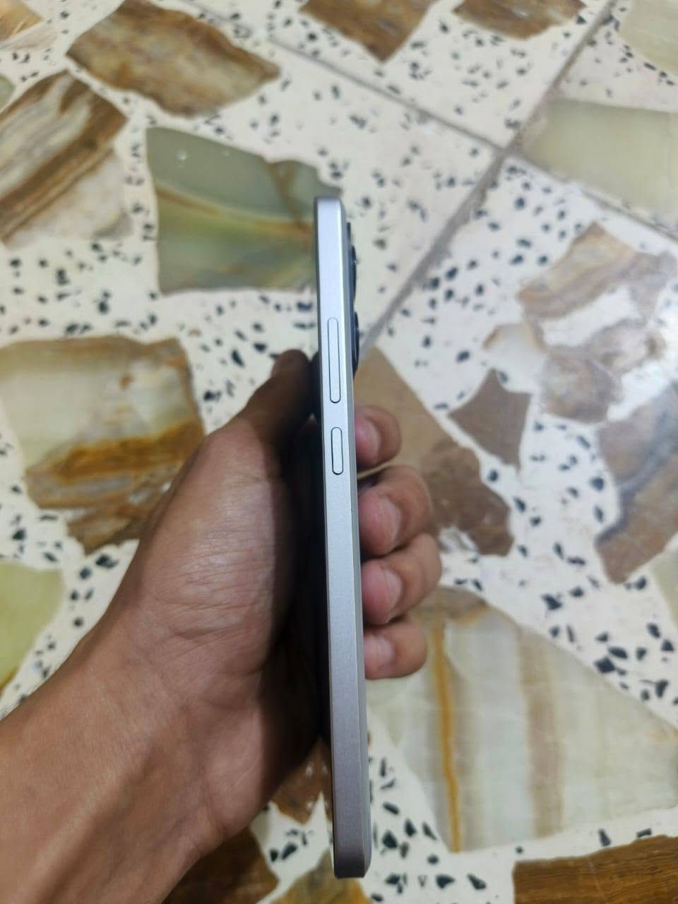 سلام عليكم 
بوكو X6 برو ذاكرة 512 للبيع 
جهاز جدا نضيف ما مفتوح 
غني عن التعريف ببجي 120 فريم سلس 
ويا فريز من ماركة دركسون الفريز ثلج ثلج امانت الله رهيب كلش اب 3دقايق يسوي الجهاز فريزز
السعر هوه ولفريز 250 بدون الفريز 220 الف
مكاني بغداد 
للاتصال واتساب ***********
