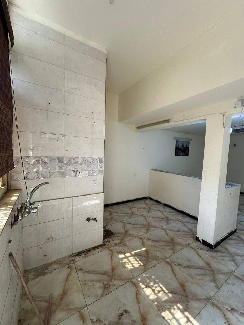 يوجد بيت مساحة 100 متر مؤثث أو فارغ حسب الطلب
يحتوي على غرفة 
وصالة 
و مطبخ
وخدمات
للتواصل والاستفسار عبر الواتساب
***********
***********

💥💥
