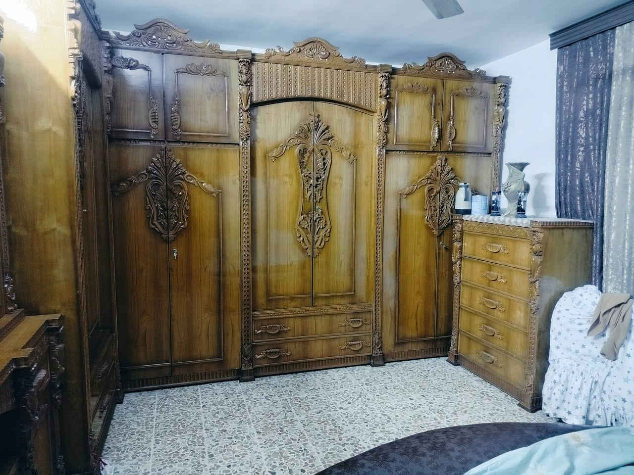 قرفه للبع مصرلي أربع اشهر من اشتريت متوزي عليه بيعته  ***********
