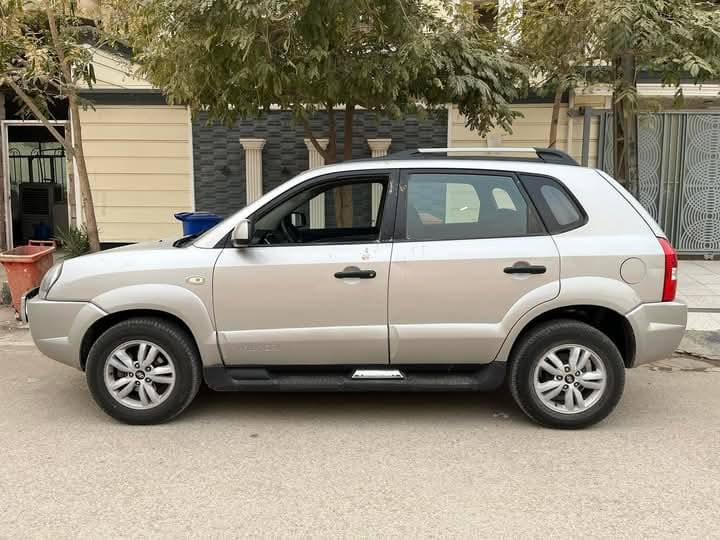 السلام عليكم
توسان موديل ٢٠٠٩ بدون صبغ السياره جاهزه من كل النواحي فقط المكينه بيهه بخار قليل رقم بغداد جديد بسمي السعر ١١٥ مكاني بغداد الشعله وهاذ رقمي ***********
