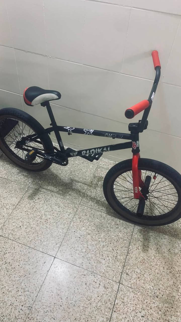 BMX فئه متوسطه لل مبدئين سعره 150 لل تواصل ***********
