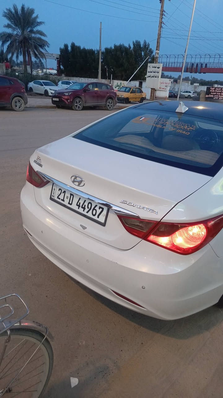 سوناتا للبيع موديل 10رقم سلمانيه بيه قطعتين فقط السياره مكفوله كفاله عامه من كير ومحرك والكشر كما موضح بالصورة مكاني بغداد تاجي السعر 120وبيه مجال. رقمي ‏‪***********‬‏/‏‪***********‬‏
