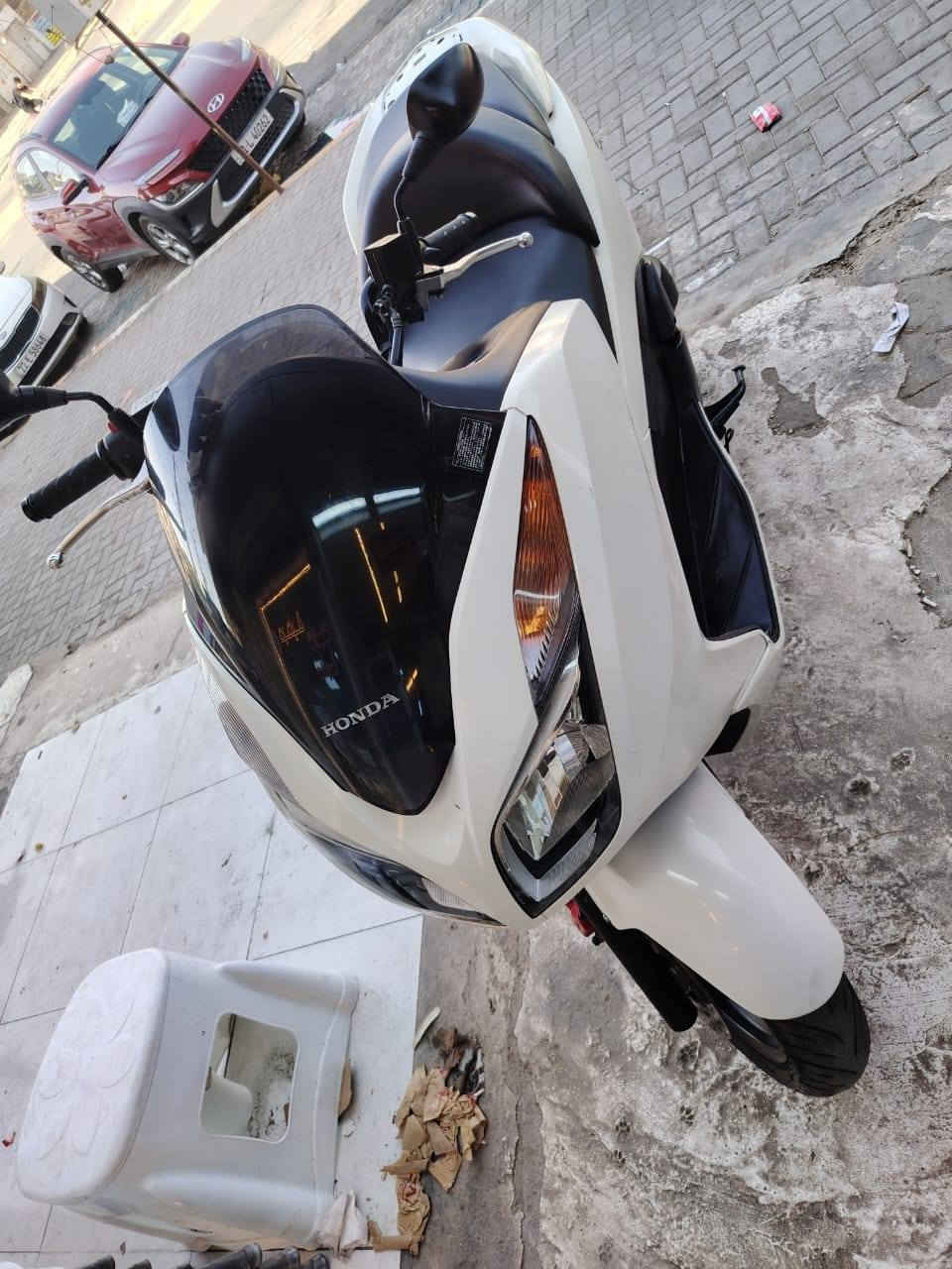 السلام عليكم ورحمة الله 
فورزه 012 تدفه بل يداد نضافته 95بل ميه 
لايت زنون تاير خلفي  جديد ماي اخضر  بانزين
 محسن   دهن مودل 

معدل بل كاع 145
السعر 14ونص وبيه مجال 
العنوان بابل  ماشيه 50 كله بلاديه 
***********
***********
