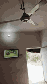 بيت للبيع تجاوزبالمصلاوي المساحه ٢٠٠يحتوي على غرفه ومطبخ حمام وتواليت ماء وكهرباء ومولده غرفتين وصاله مدكوك بوكس يبعد عن الشارع ١٥٠م السعر١١وبي مجال  للاستفسار***********
