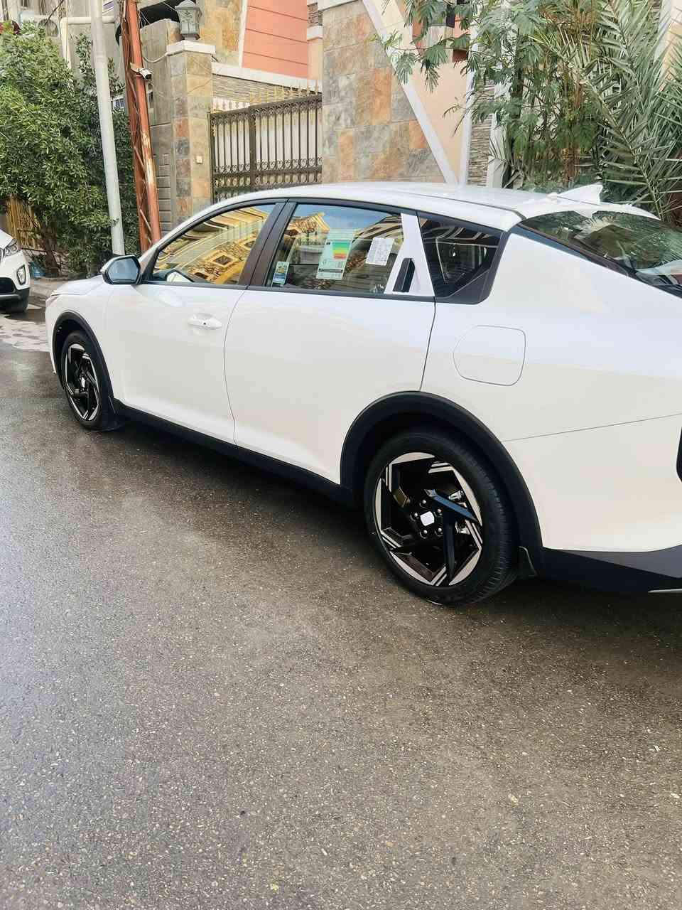 كي فور خليجي رقم بغداد مغلفه ارضيه وكشنات فول مواصفات ماشيه 14  السعر 195 قفل    كفاله عامه من شخط ***********
