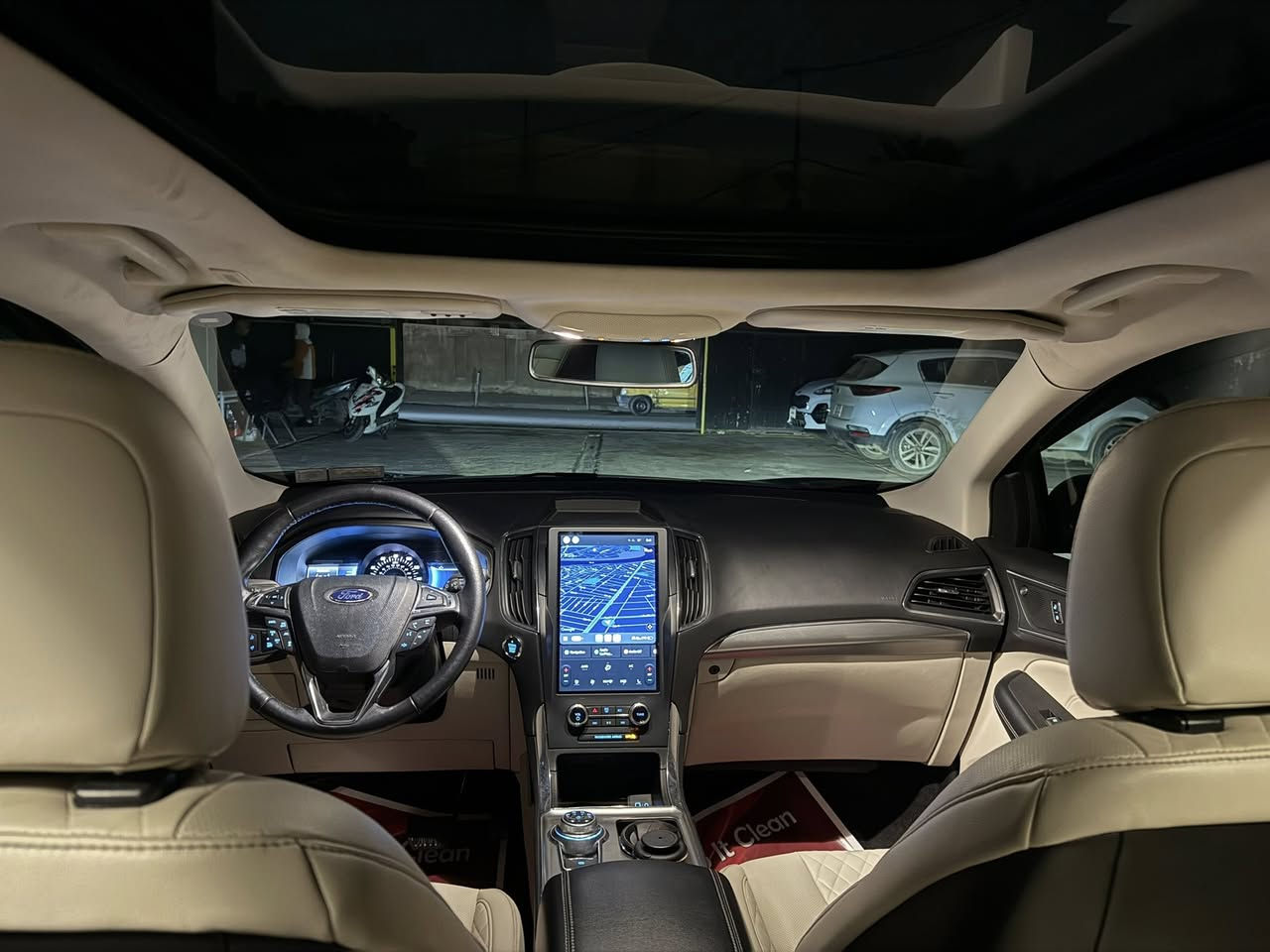 Ford Edge 2023 titanium
السلام عليكم ..
فورد إيدج 2023 تيتانيوم فول الفول 1/1
ماشية (((( 8 ألف ميل ))))فقط السيارة جديدة جداً 
ضررها بونيد فقط بدووووون شواصي ولا لغود
إيرباك ستيرن وراجع سيستم 

ملاحظة / السيارة اخذتها شلع دين وصارت غاليه عليه ب25 الف وهسه محتاج فلوس وأريد أبيع أو مراوس بسيارة أرخص أو ستندر سوك حتى أبيعها .

بالنسبه للسعر : ماأعرف شكد سوكها ، الجناي والتعجبه خلي يقيمها واليدفع اعلى سعر ياخذها وبالعافيه ويتهنى ويشوف كل الخير .

رقمها بغداد بإسمي وعنواني بغداد الاعظمية
***********
