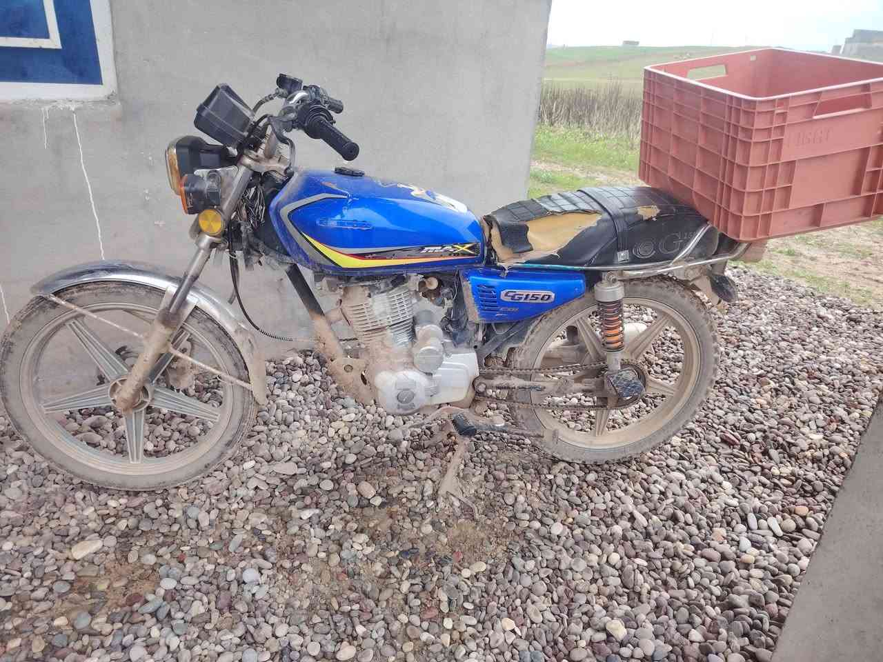 سيفان19 وزن ثكيل دبلت وره جدام شقالت تواير وره جدام جدد كهربائية شقاله كلشي ما يعوزو السعر 300 الرقم *********** قير متواجد عله الفيس محمد الحمود
