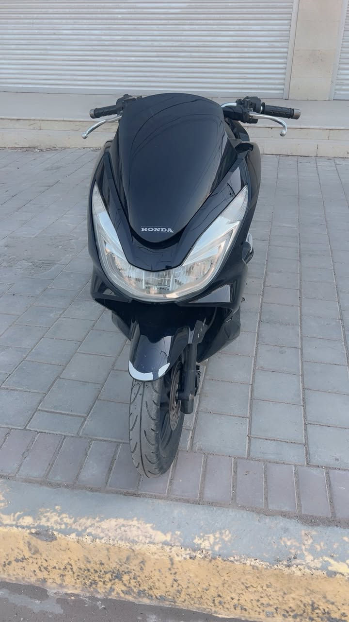 السلام عليكم للبيع دراجه pcxجيل الثاني ياباني اصلي دراجة مال رمبه ماخذها رمبه الدراجه على  ايدي حجم مكينه 150ياباني الاصلي دراجه جديده مال جناي 
ياباني الاصلي دراجه كامله أستان كهربائي حساس ازدحام ٢ دراجه  جديده الدراجه مكينه لوك برغي ممفتوح بيهه شلعه معدل خير من اللّٰه دراجه تكول جديده بمعنئ الكلمه واحلا من الصور  دراجة مكينه مكفوله اي نقص مابيه
السعر 13  
اي استفسار ***********
