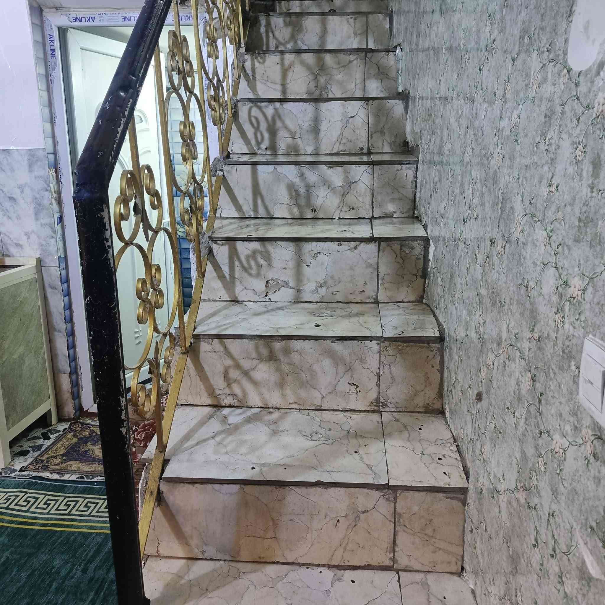 بيت للبيع زراعي سويب  كاع حجي عماد الشارع الثالث
 50متر صالة و مطبخ وخدمات
 الطابق الثاني غرفتين وبالكون والثالث بيتونه وسطح
السعر 47
للاتصال صاحب البيت 
ابو سارة
 واتساب
***********
